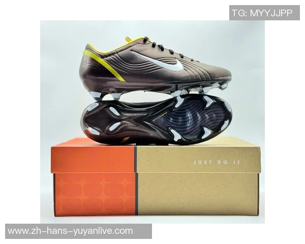 足球鞋刺客系列全新升级助你在球场上展现无与伦比的速度与精准